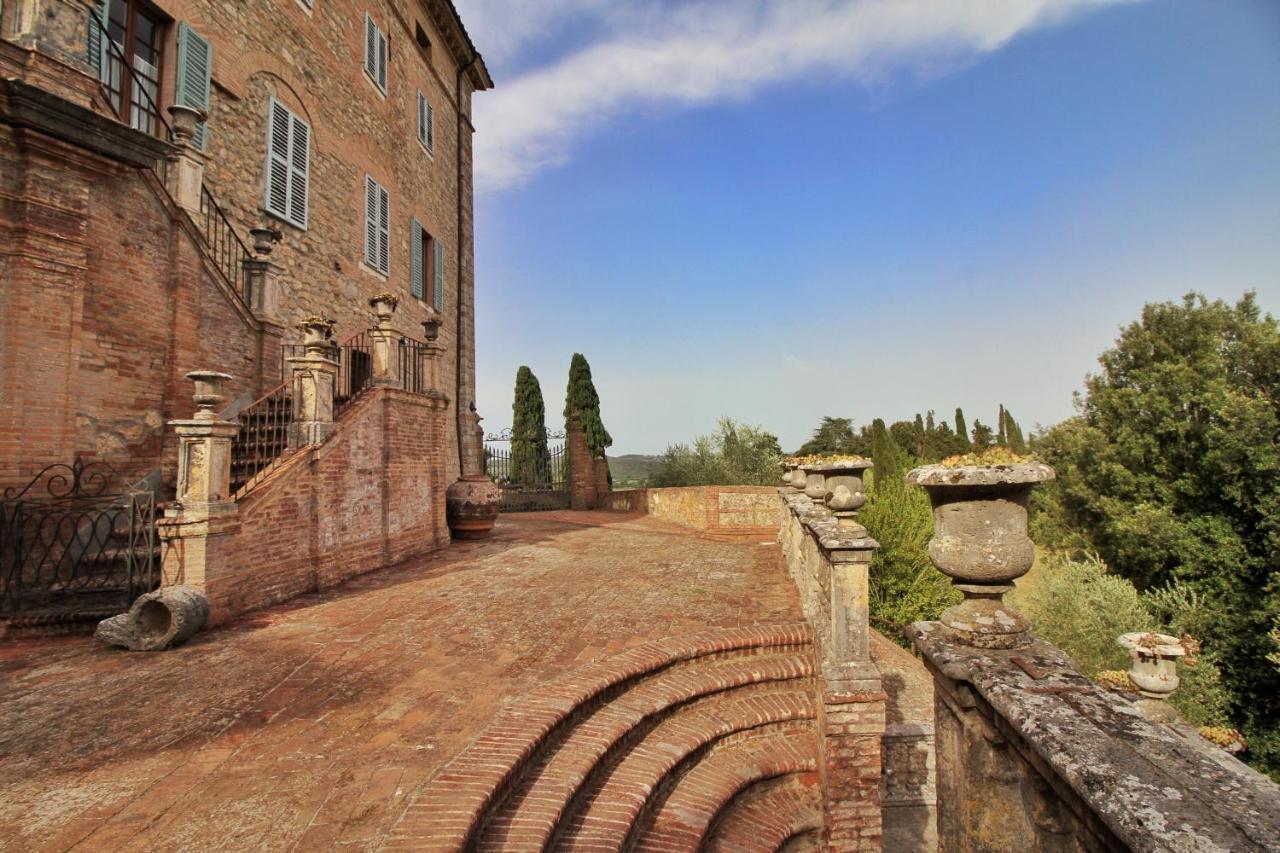Castello Di Sovicille - Residenza D'Epoca Bed & Breakfast Exterior photo