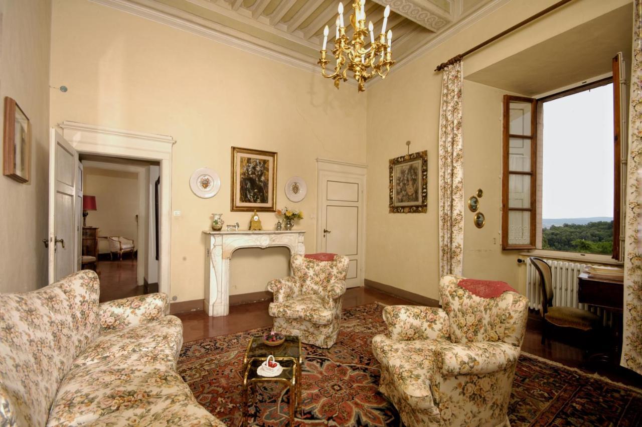 Castello Di Sovicille - Residenza D'Epoca Bed & Breakfast Exterior photo