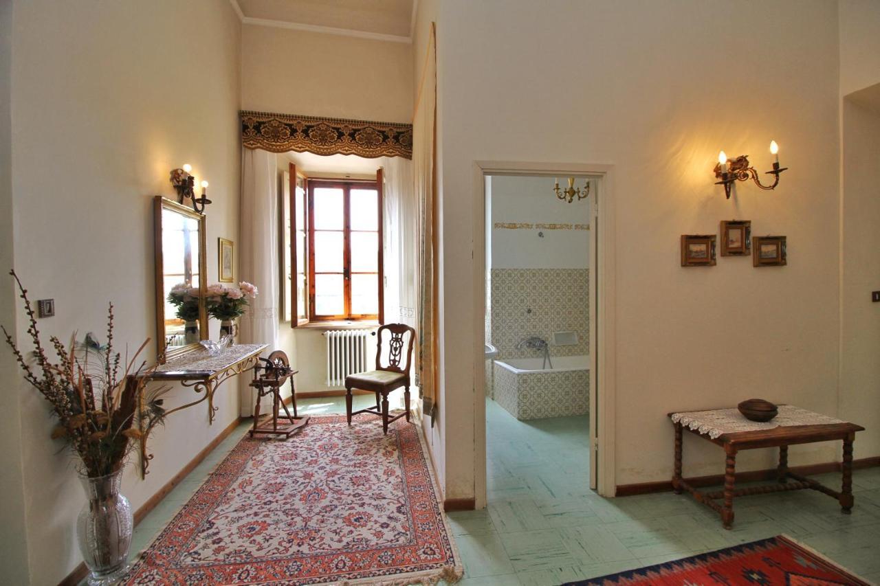 Castello Di Sovicille - Residenza D'Epoca Bed & Breakfast Exterior photo